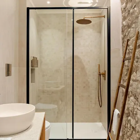 Cool Dreams Luxury Hotel Syracuse