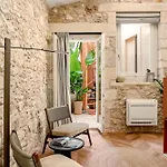 Cool Dreams Luxury Hotel