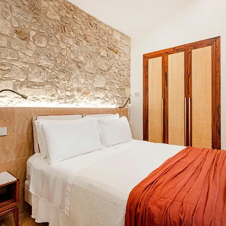 Cool Dreams Luxury Hotel