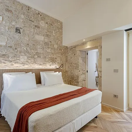 Cool Dreams Luxury Hotel
