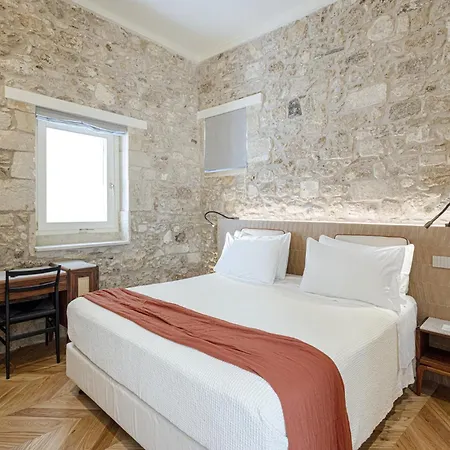 Cool Dreams Luxury Hotel Syracuse